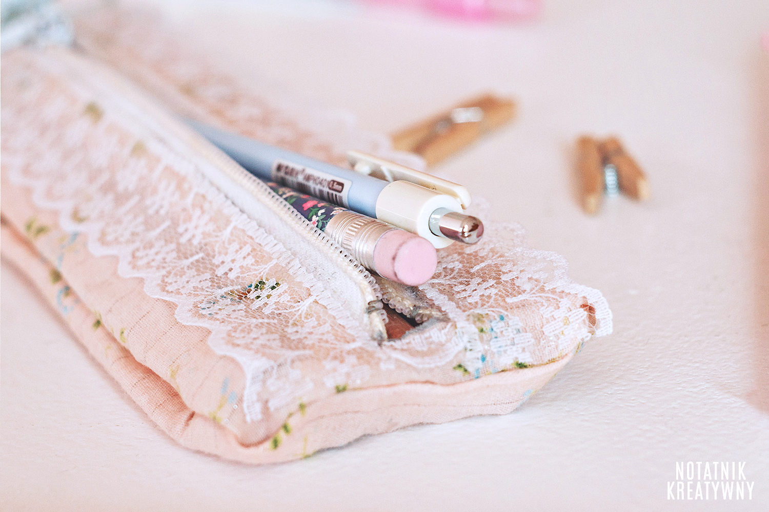 piórnik diy zrób to sam jak zrobić piórnik samemu koronka róż