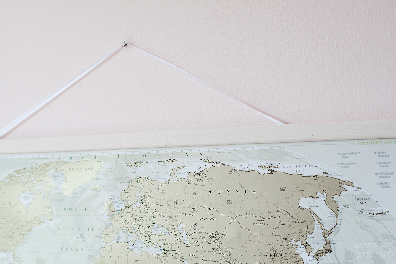 stelaz wieszak na mape oprawa diy zrób to sam