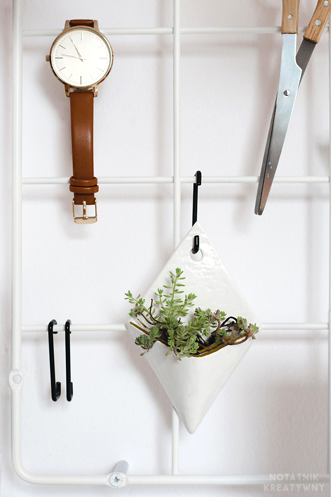 biurko kratka ikea organizer rosliny diy kwietnik trójkąt